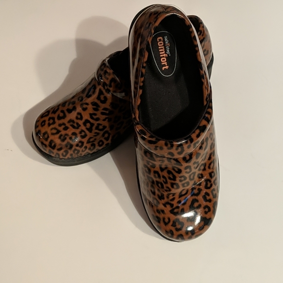 SafeTstep Women's no slip animal print professional clogs. 7 - Picture 2 of 7
